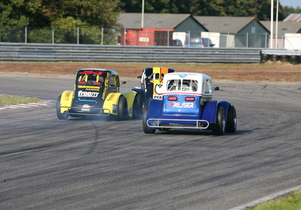 Der blev kæmpet hårdt og tæt om pokaler i løb 2
(Foto: Motorsporten.dk)